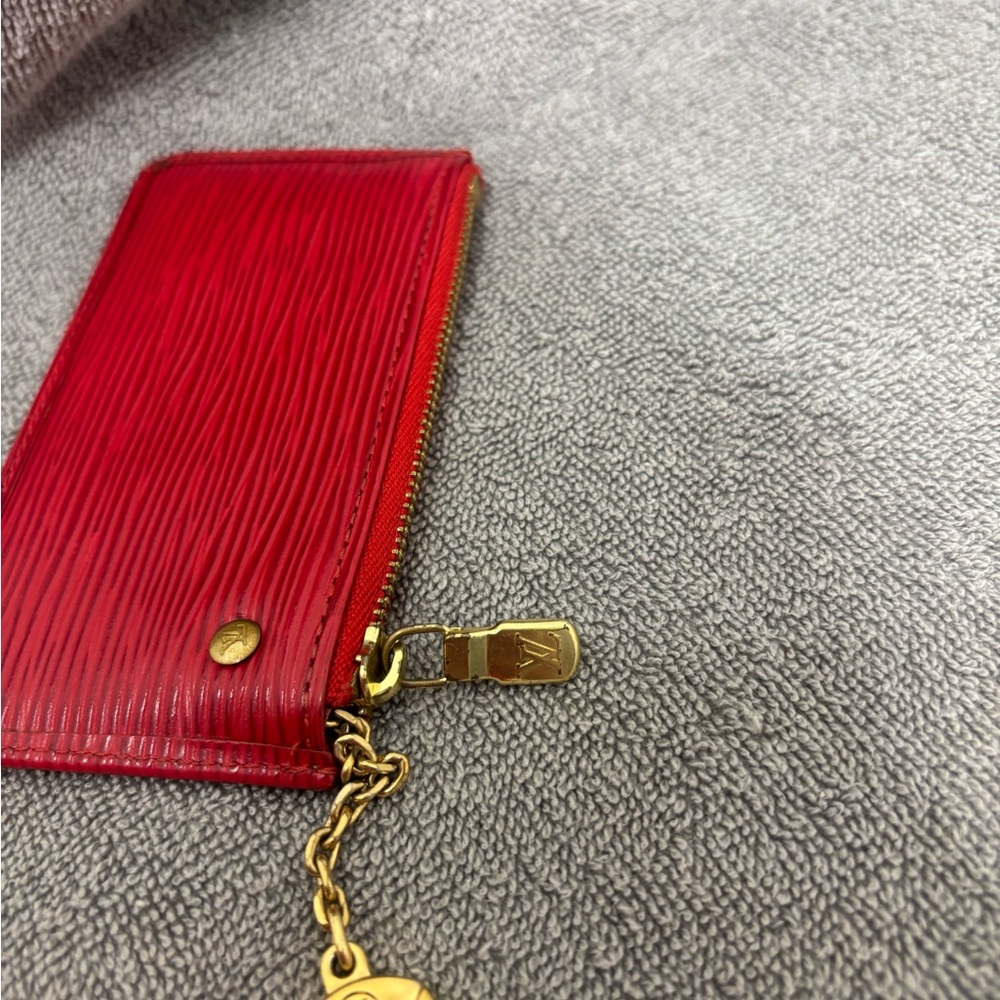 Authentic Louis Vuitton Red Epi Key Cles - Picture 11 of 14